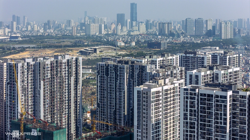 Vì sao người mua vẫn “án binh bất động” dù giá chung cư Hà Nội đã chững lại?
